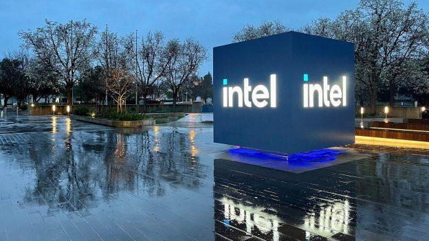 Intel Cuts 15,000 Jobs and Enforces Return-to-Office Policy in September 2025
